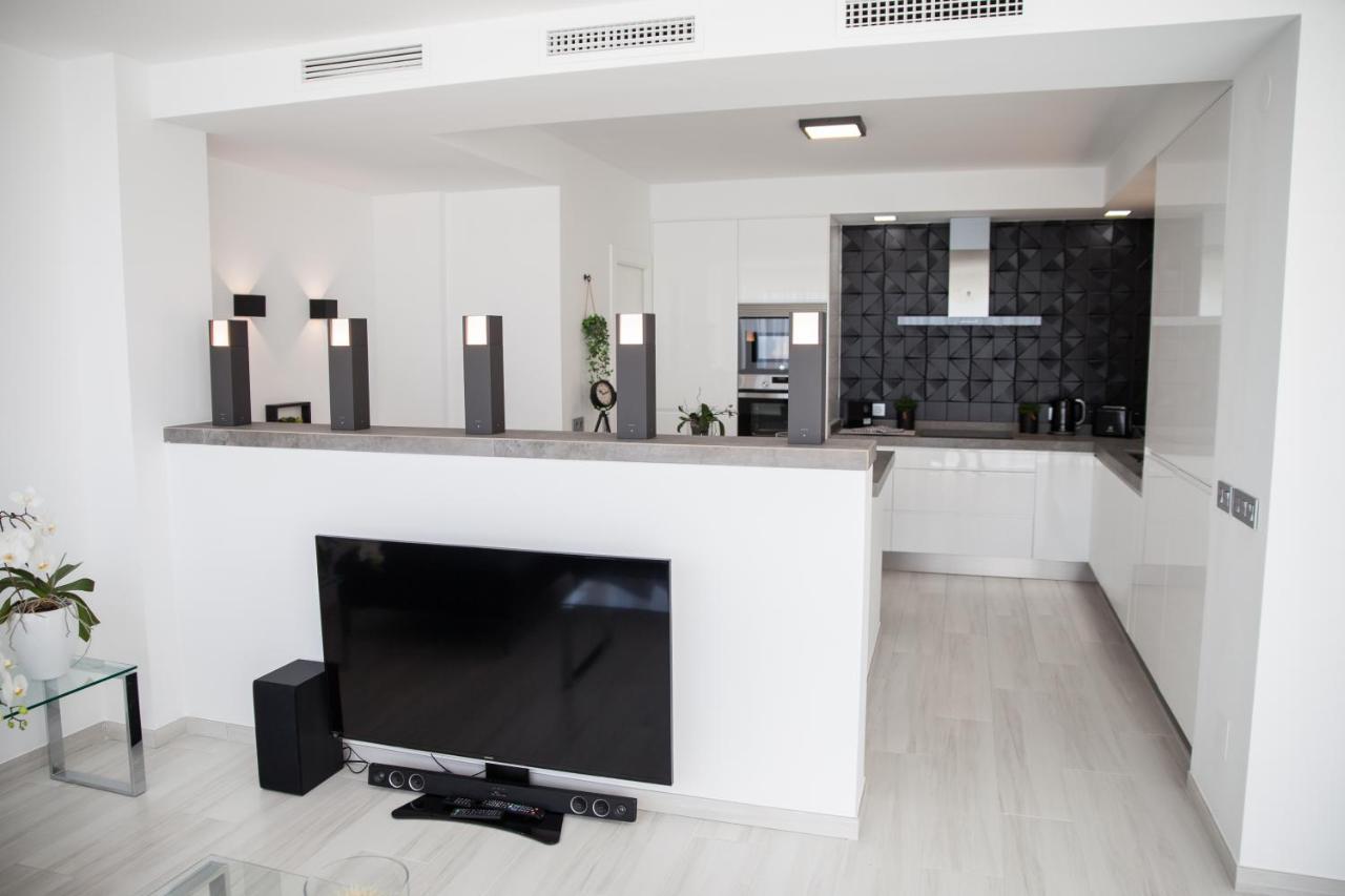 Spacious 200 Sq.M. Penthouse With Sea View Terraces トレモリノス エクステリア 写真